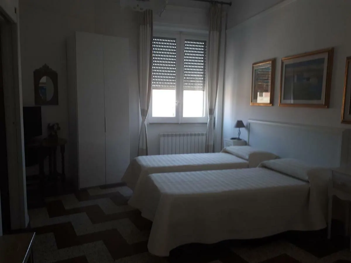 Dante Alighieri Guest House Cagliari Bed & Breakfast